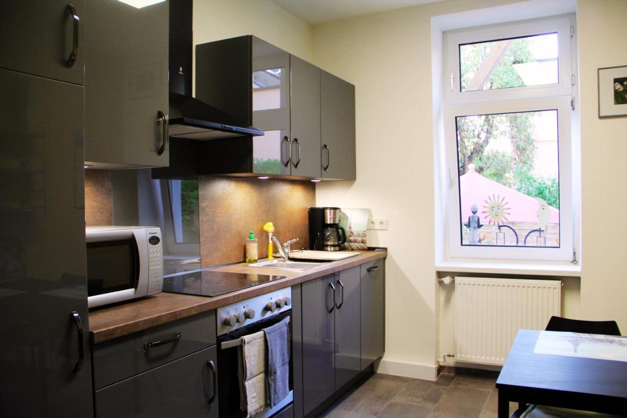 Kamoro Apartment
